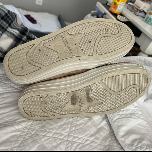 Skechers sparkly pearl slightly used women's shoes size 6 - Picture 3 of 5